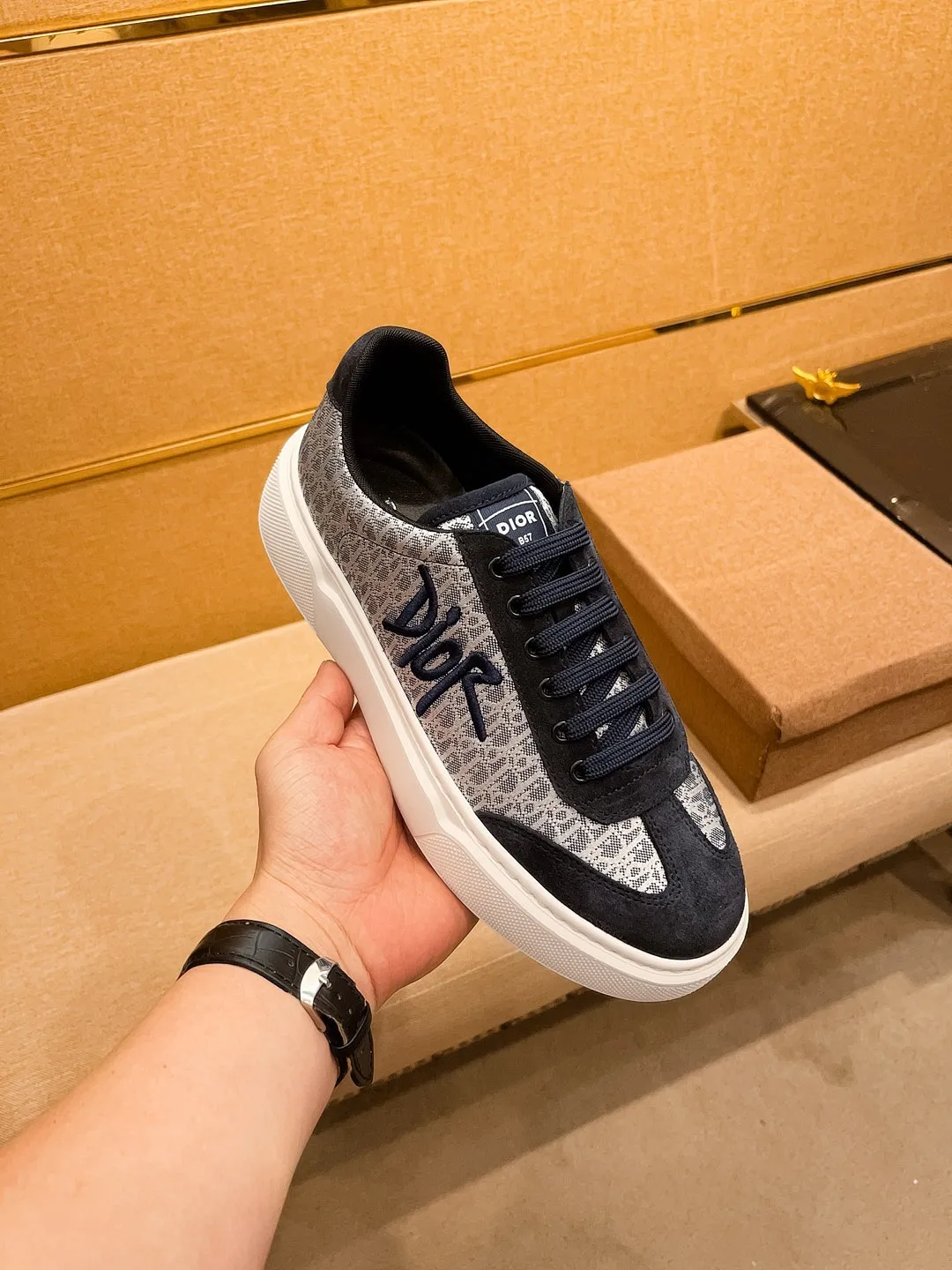 Men's shoes💰 400💰🔥【Dior】🔥Men's high-end brand of shoes official website 1:1 latest masterpiece: the upper is made of Italian imported first-layer cowhide with a comfortable and breathable lining➕original non-slip and wear-resistant outsole🔥, making walking more convenient and comfortable! An exclusive new model, a stunning work, a beautiful 1:1 replica [color] compared to the official quality! Create a fashionable personality to set off your uniqueness! A must-have for trendy men! Classic🔥Size: 38-44 Color: 🔥Multiple colors available🔥